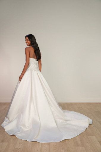 Stella York SY8246 #7 (IV-PL) Ivory Gown w Porcelain Tulle Plunge thumbnail