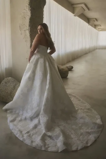 Casablanca Bridal 2640 Guinevere #1 default Ivory thumbnail