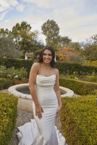 Serene Iris - SR2424 #1 Ivory thumbnail