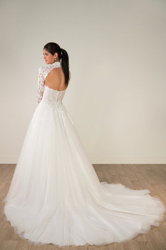 Stella York SY8324 #8 (IV-PL) Ivory Gown w Porcelain Tulle Plunge thumbnail