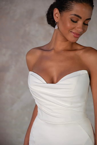 Essense of Australia D4193 #7 Ivory thumbnail