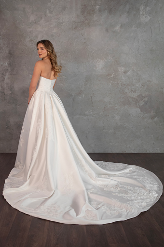 Essense of Australia D4265 #7 Ivory thumbnail