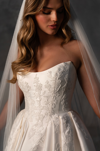 Essense of Australia D4265 #8 Ivory thumbnail