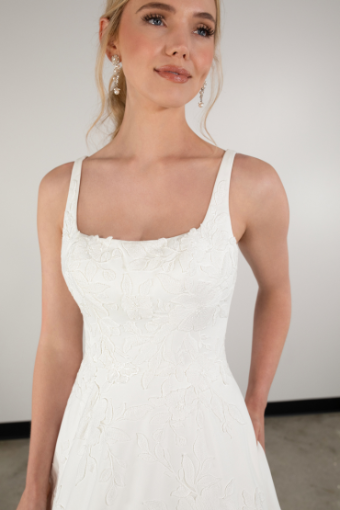 Essense of Australia D3965 #10 default (IVR) Ivory thumbnail